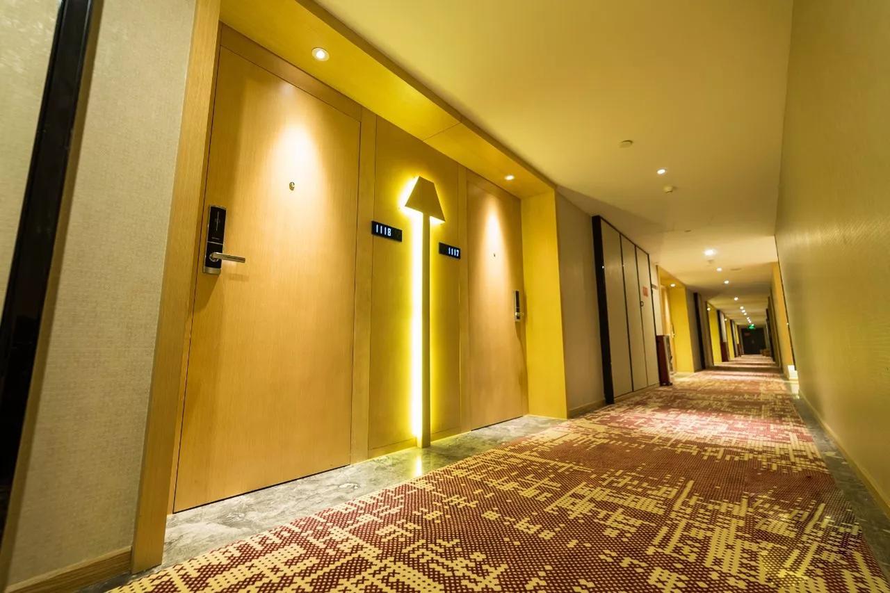 פושאן Brandi Hotel מראה חיצוני תמונה